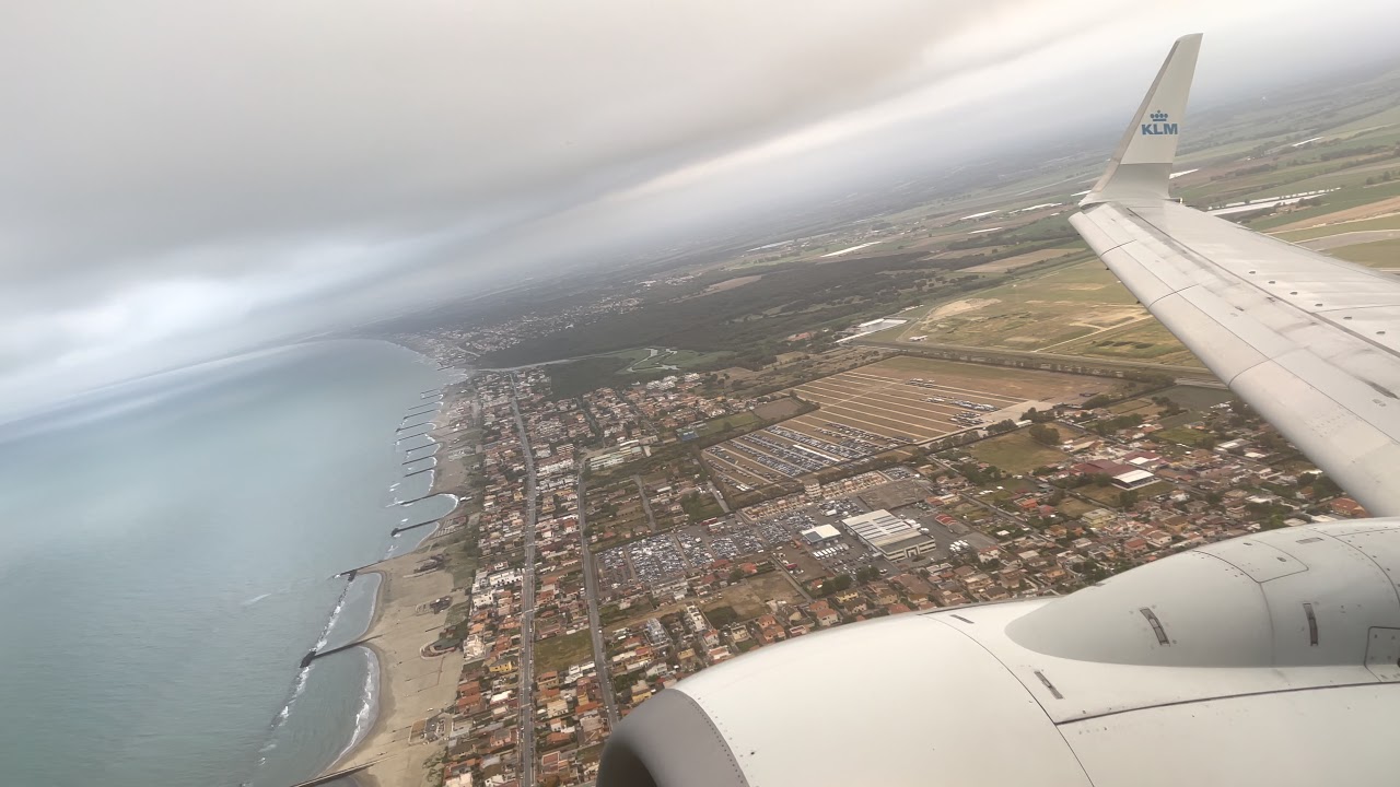 KLM 737 leaving Rome Fiumicino! Take Off over the Mediterranean!