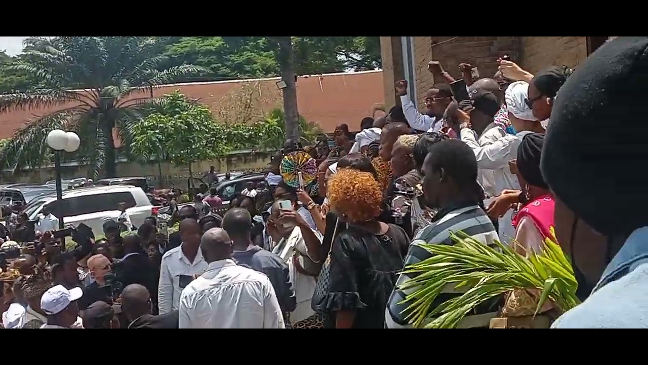 Enterrement de ROLAND LUMUMBA 