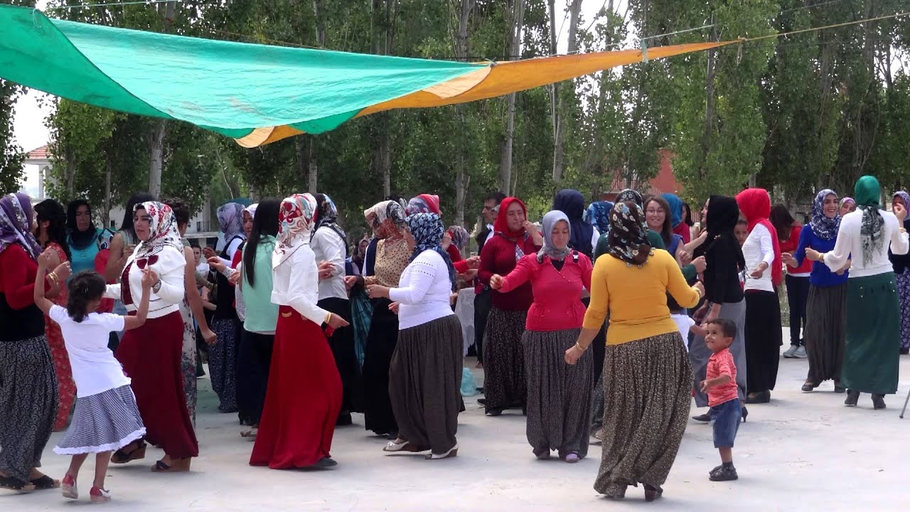 ovalıbağ k&ouml;y&uuml; video klip 8 pınar BAKIR