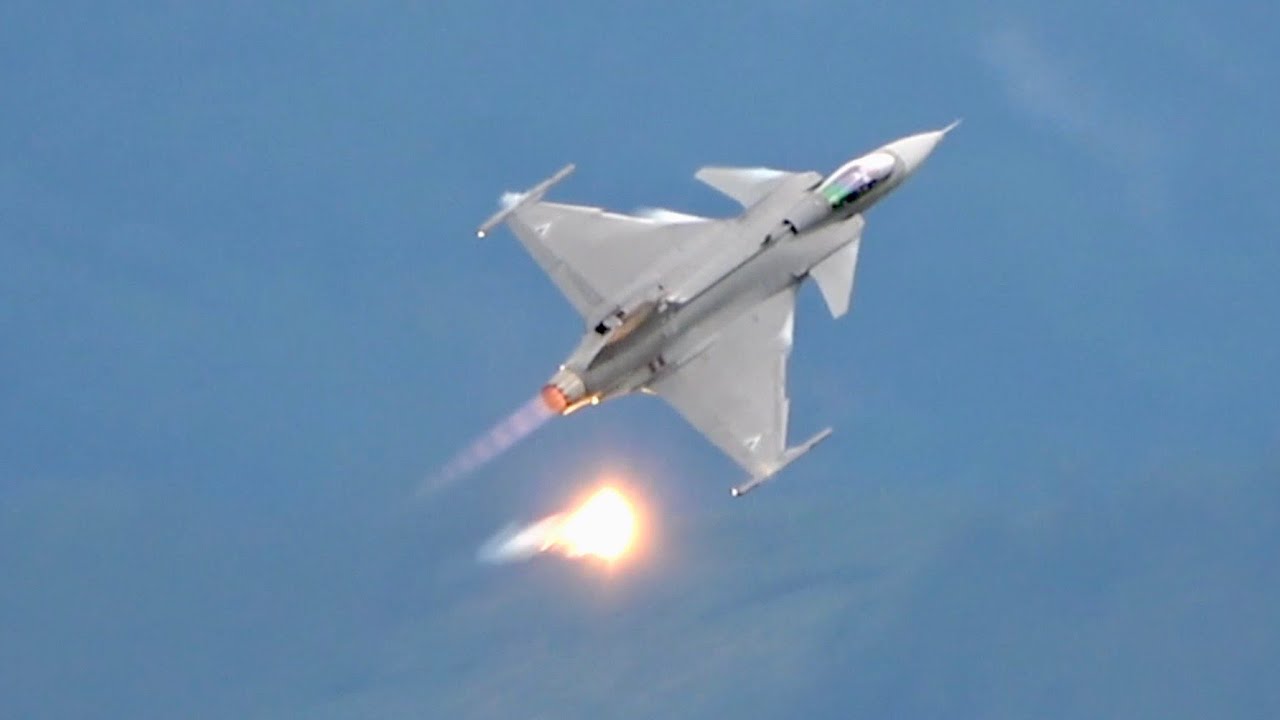Saab JAS-39C Gripen Hungarian Air Force flying Display AirPower 2019 Airshow
