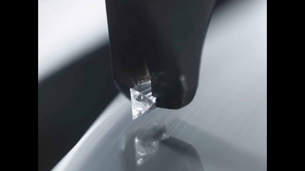 Le diamant : du brut au brillant