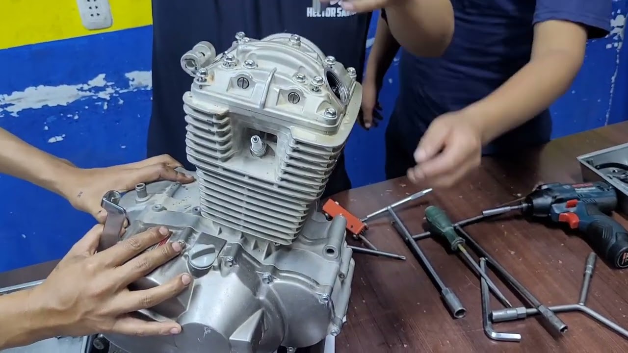 Desarmado de la culata y cilindro  Ronco Aggressor 200  (PARTE 1)