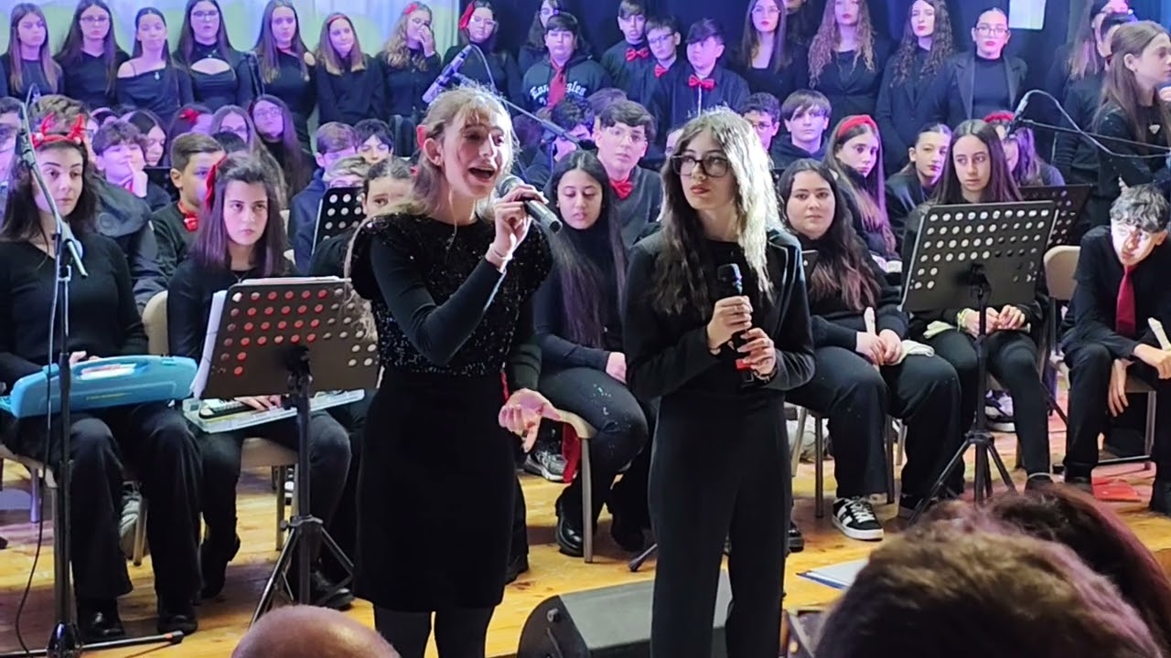 Annalaura D'Avanzo - Spettacolo di Natale 2025 - Scuola media Pascoli Cicciano