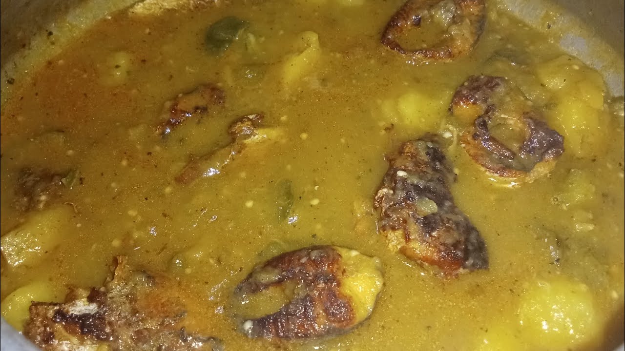 বেগুন দিয়ে রুই মাছ রান্না | Begun Diye Rui Macher Jhol Recipe | Maria's recipe house. Brinjal fish 