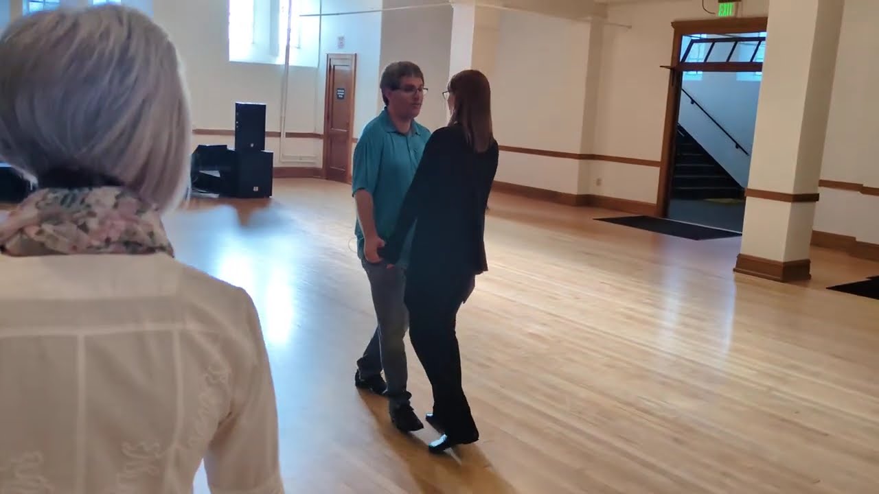 Round Dancing - Slow 2 Step - Cue: Travelling Chasse (Chassé)