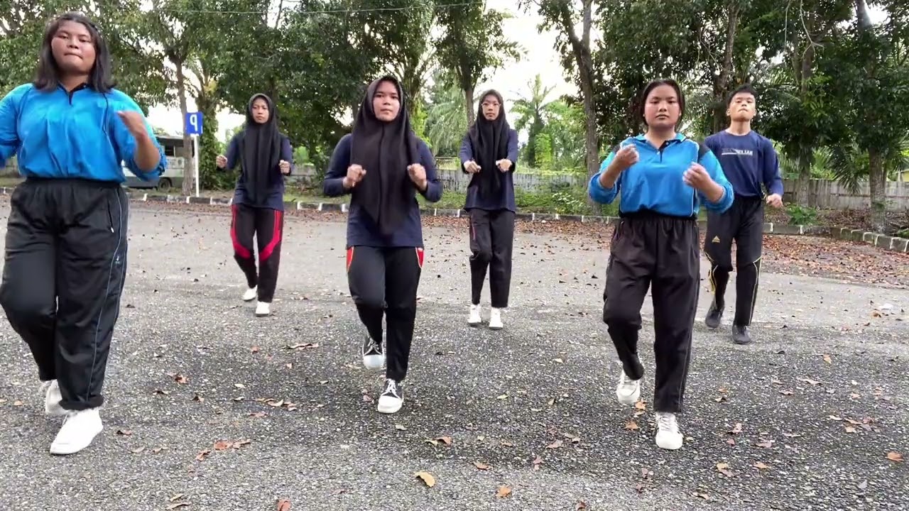 senam Pemanasan-inti-pendinginan SMA NEGERI 2 RANTAU SELATAN kelompok 1 kelas XI-1