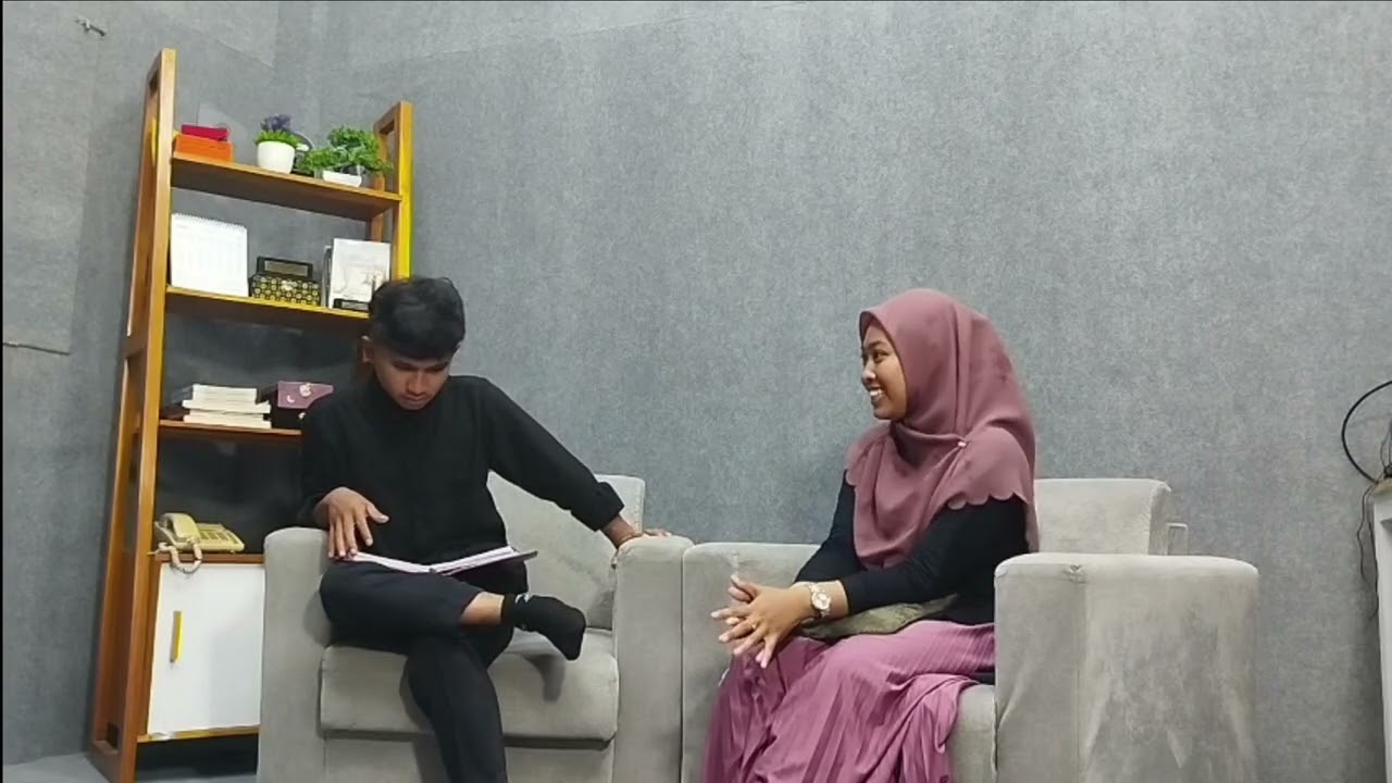 "Hidup sederhana di pondok pesantren"                                    kelompok 3
