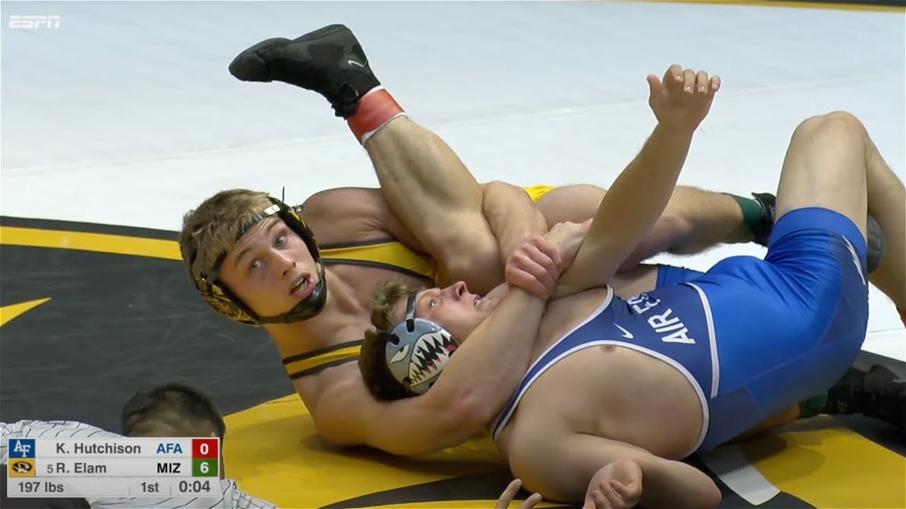197lbs Rocky Elam (Missouri) tech fall Kayne Hutchison (Air Force)