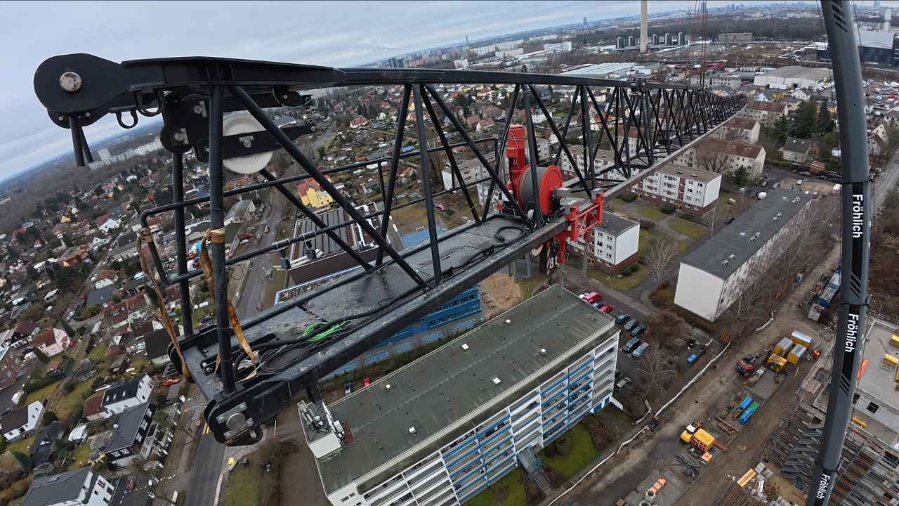 Aufbau eines AK150 Turmdrehkranes | Gegenausleger & 60 Meter Ausleger