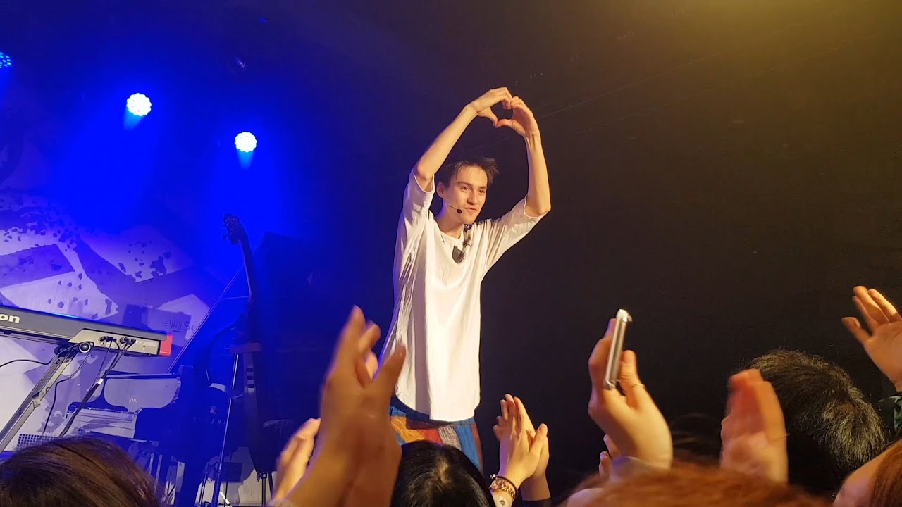 Jacob Collier - Blackbird (Live in Seoul 04/25/2018)