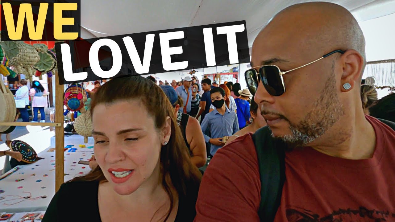 Прогулка по Агуаскальентесу, Мексика, во время ярмарки Сан-Маркос.
