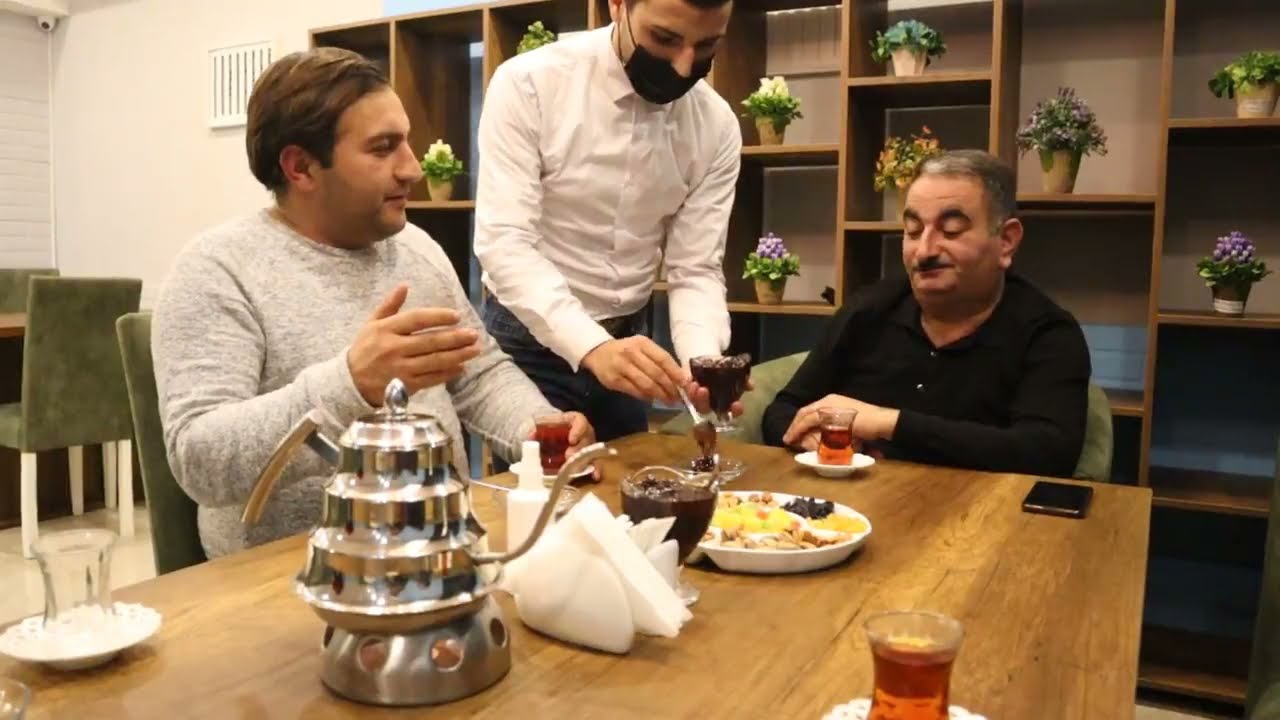 Gündüz dayı ilə bir gün Music Cafe-də.