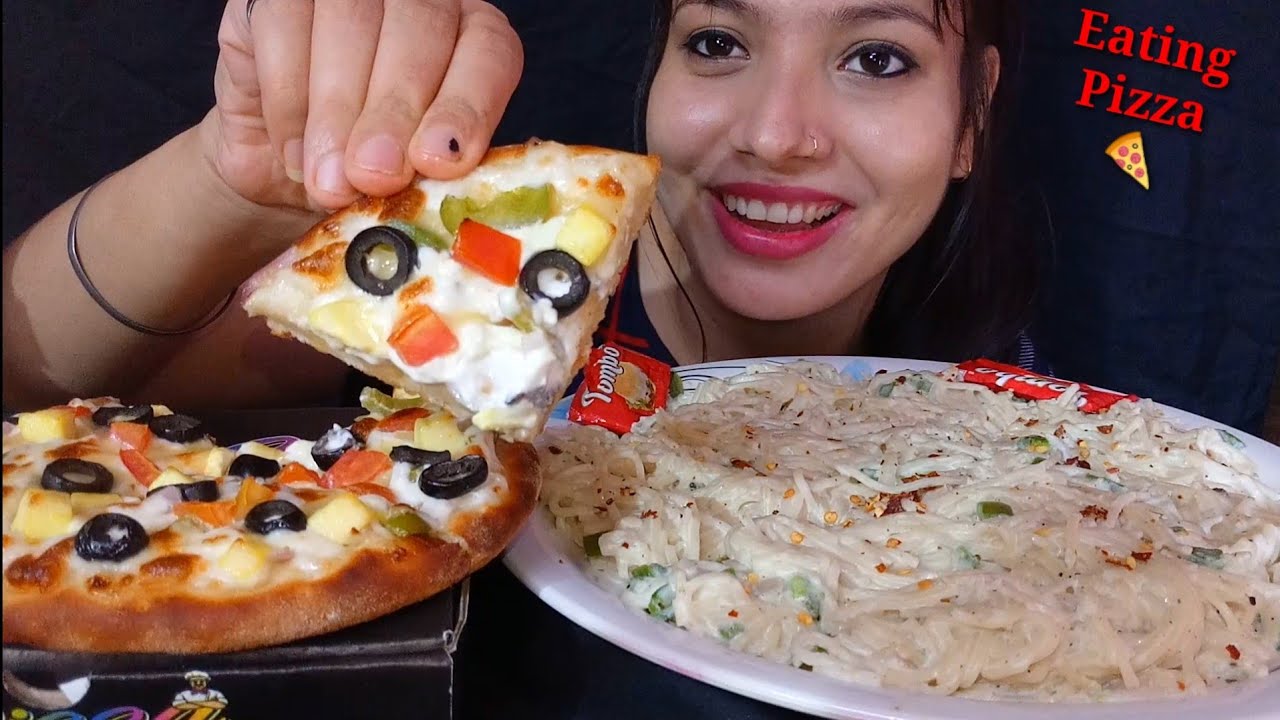 Eating Cheesy Veg Greeny Pizza, White creamy Sauce Noodles || Pizza and White Sauce Noodles Asmr ||