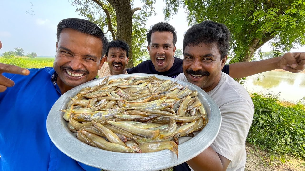 মাঠঘাট থেকে ধরা পাকাল মাছের ভাপা রান্না করে জমিয়ে খাওয়া | Pakal mach vapa recipe | village recipes