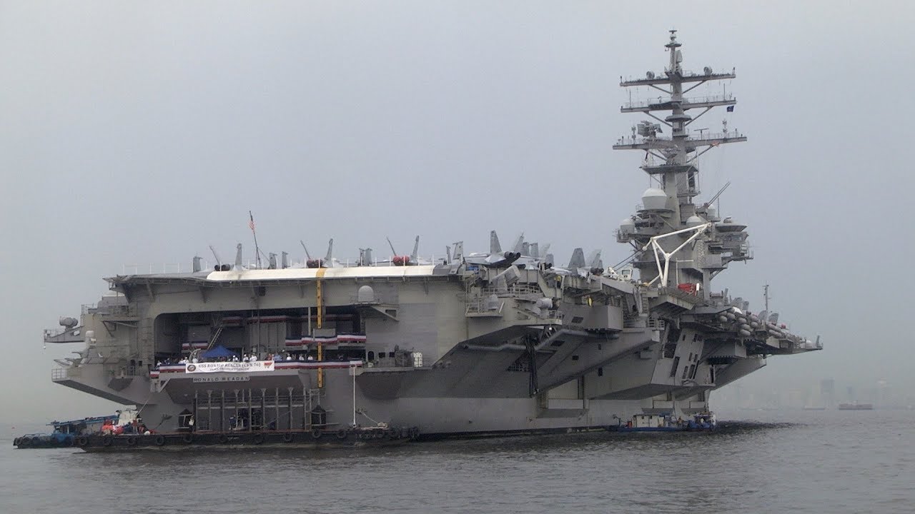 СМОТРИТЕ: Авианосец USS Ronald Reagan впервые пришвартовался на Филиппинах
