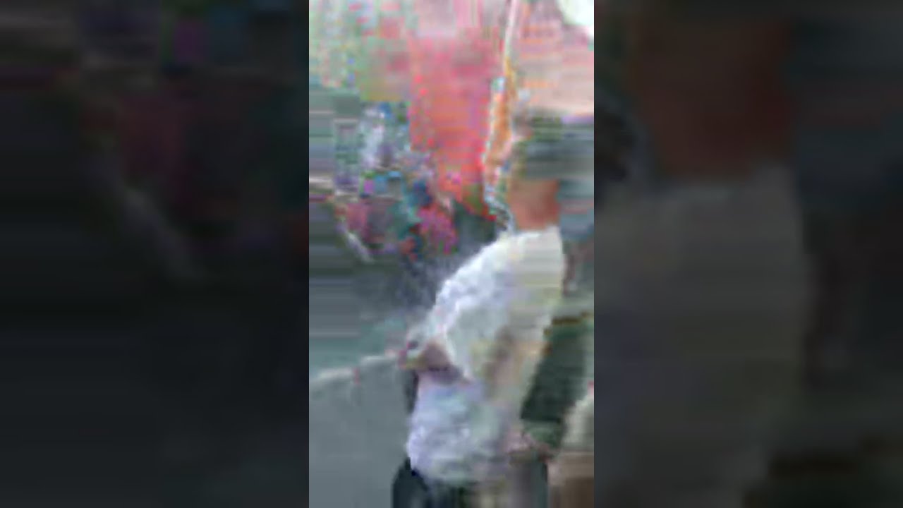 Na-sandwhich na motor rider at angkas himalang nakaligtas!