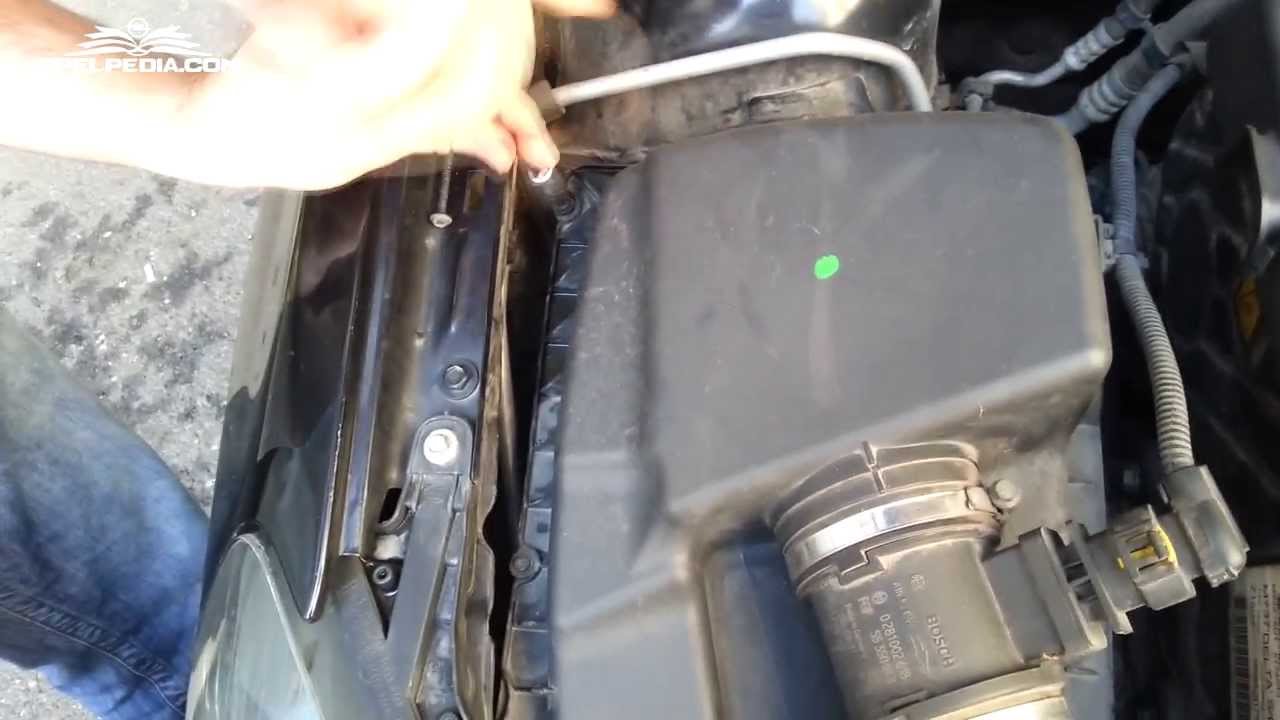 Opel Astra H Tutorial: How To Change Your Air Filter