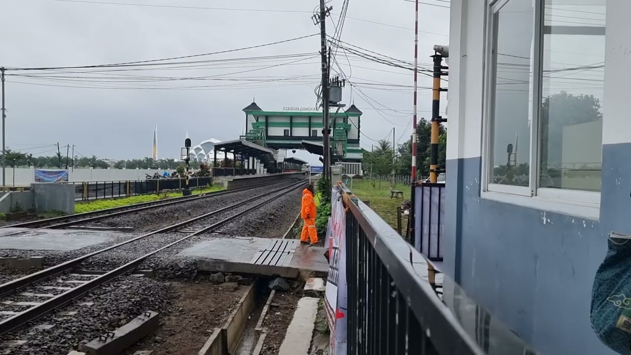 @wandaTau-ru8uu Argowilis lagi santai kawan #keretaapi 