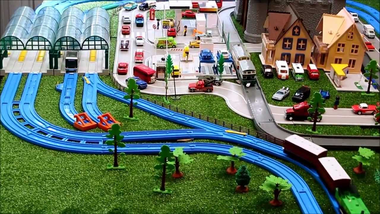 Обзор распаковки и первого запуска Trackmaster Duck 2006 (маленький вестерн)