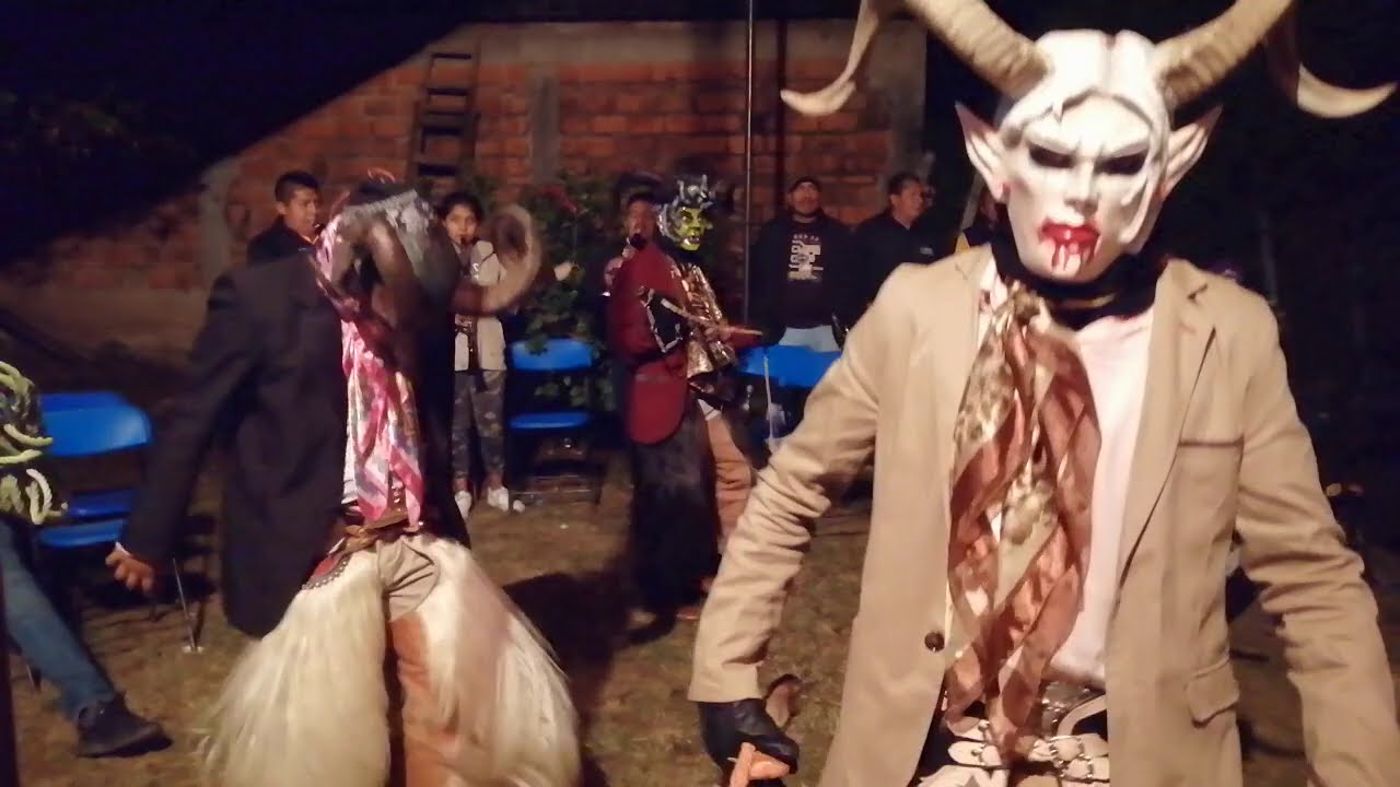 FIESTÓN 🎉 EN SANTA ROSA CAXTLAHUACA 🎺 🎶BANDA BICENTENARIO 🎺🎺🎶