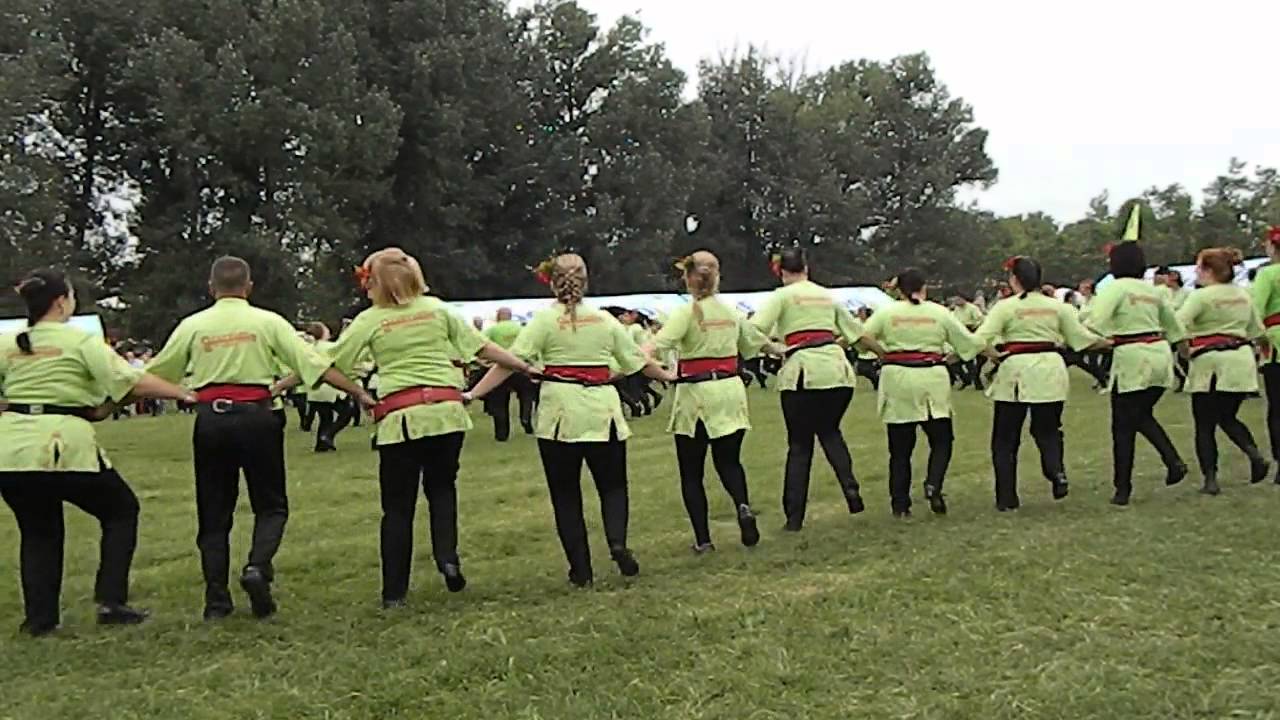 клуб по български танци 