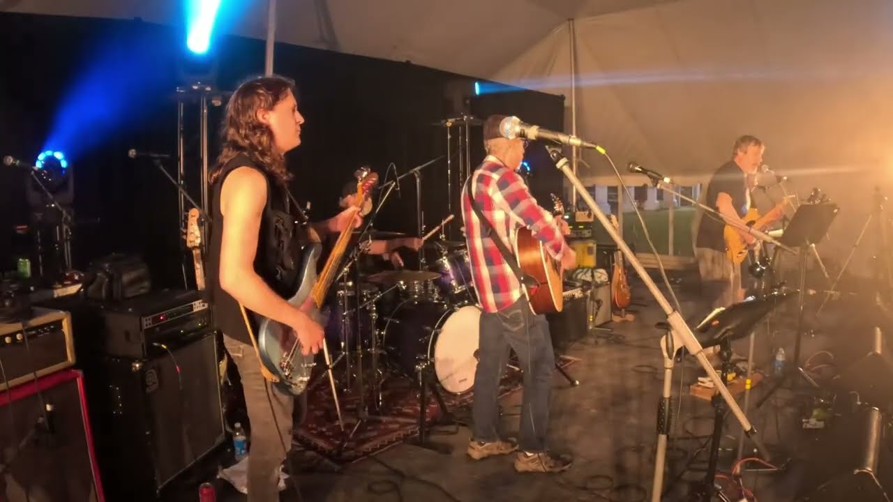 Doucet - J'entends frapper (Michel Pagliaro Cover) | Live au Grou Tyme 2024