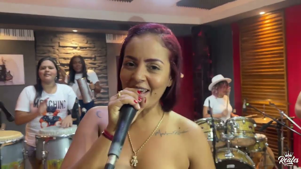 Yirleys & Las Reales del Vallenato - Embriagada De Ilusiones (Cover)