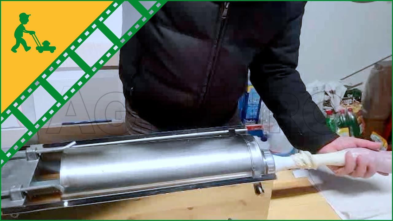 Il Montaggio e il Funzionamento dell' Insaccatrice manuale da tavolo INOX AgriEuro - 2 velocità 8 Kg
