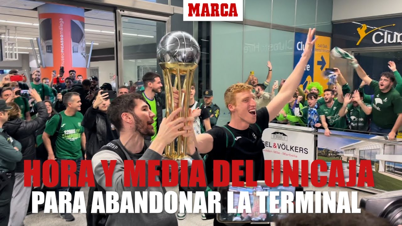 Recibimiento colosal al Unicaja a su llegada a Málaga I MARCA