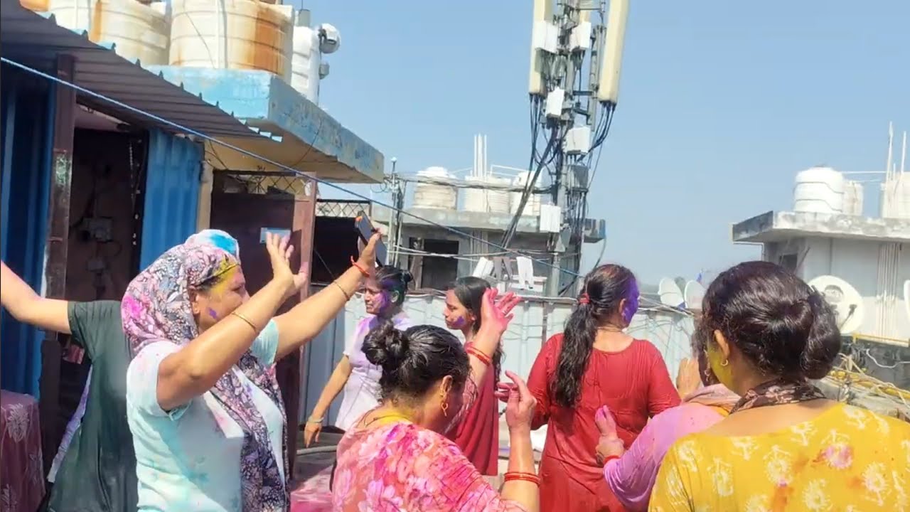 Happy Holi 😂 Celebration With Family 😁.......Video 15