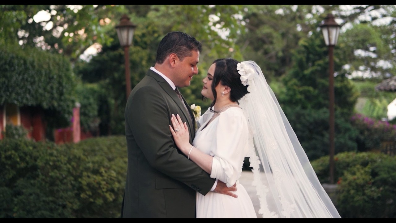 Mario y Paula / Wedding film in Guatemala