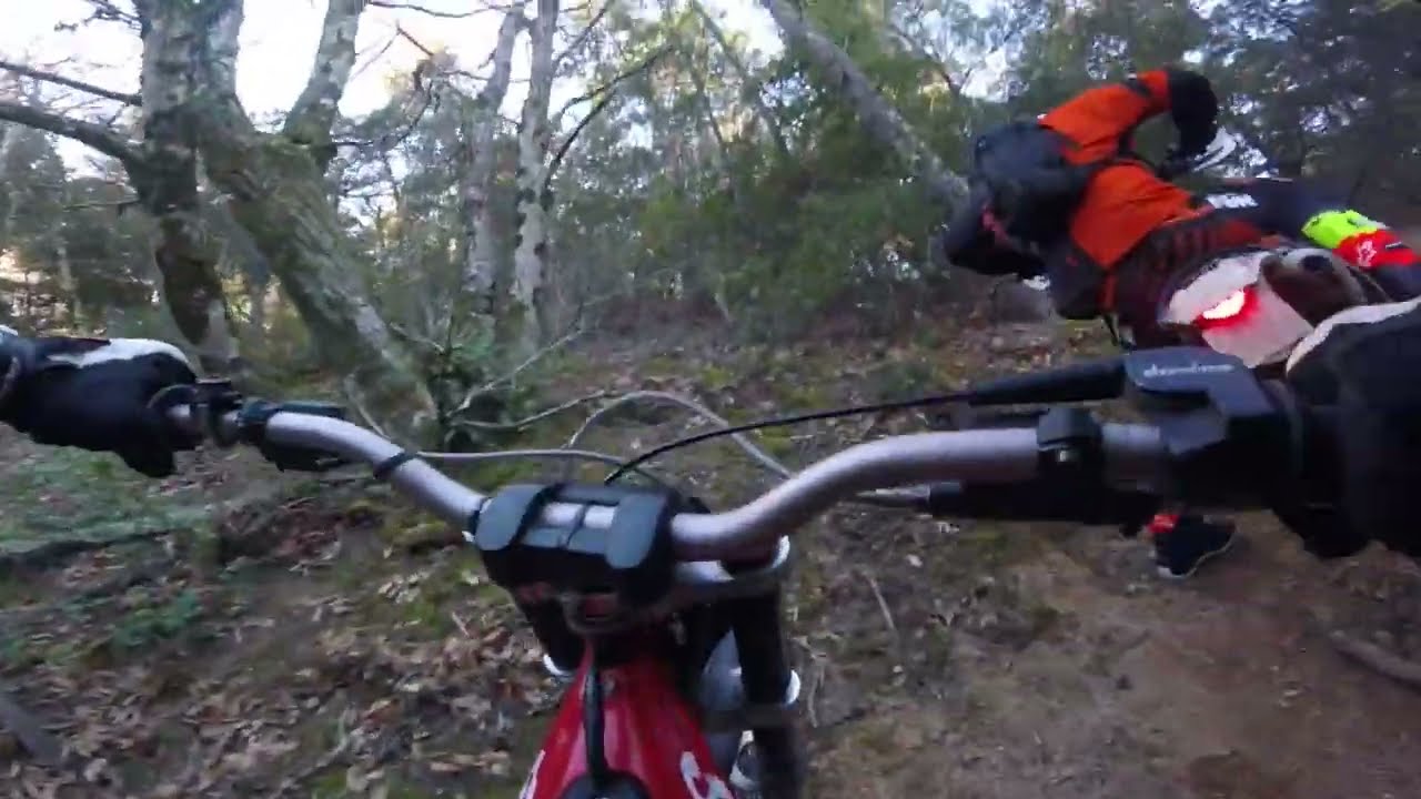 Ard&egrave;che. Rando trial vs enduro.  Gasgas 280 txt vs 300 Ktm vs 450 Kawasaki