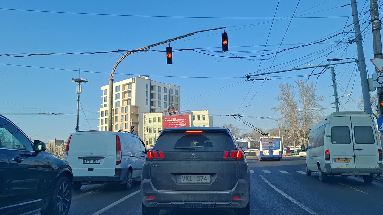 Перекрёсток с круговым движением.