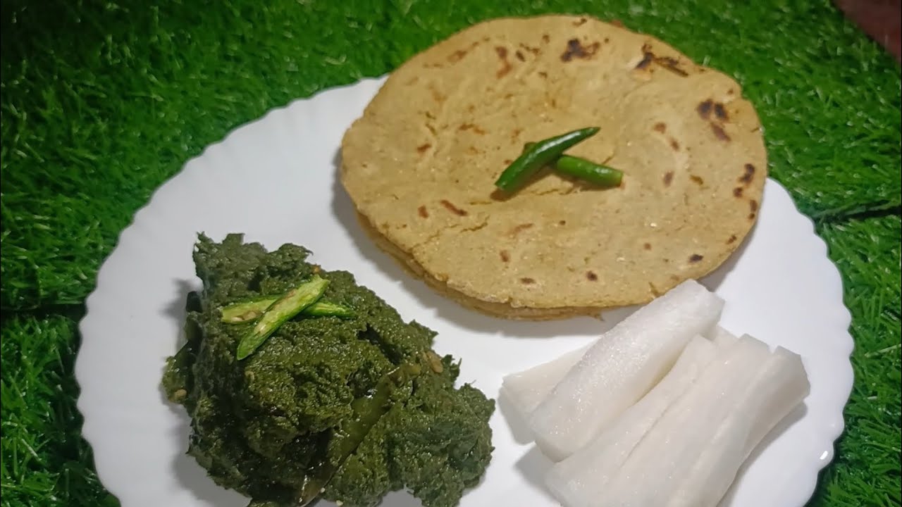 Palak/bathuwa saag, makai roti #khasfoody #desifood #easyrecipe #makairoti #spinachcury #homemade