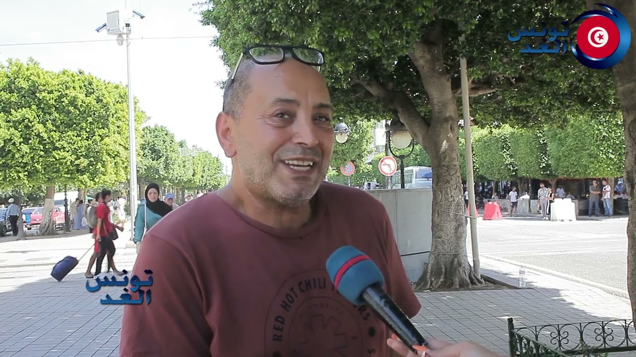 مقيم في ايطاليا عندي 23 سنة تونس هي الكل رغم كل الظروف،نهز عولتي من كل شي وناكل فقط الماكلة التونسية