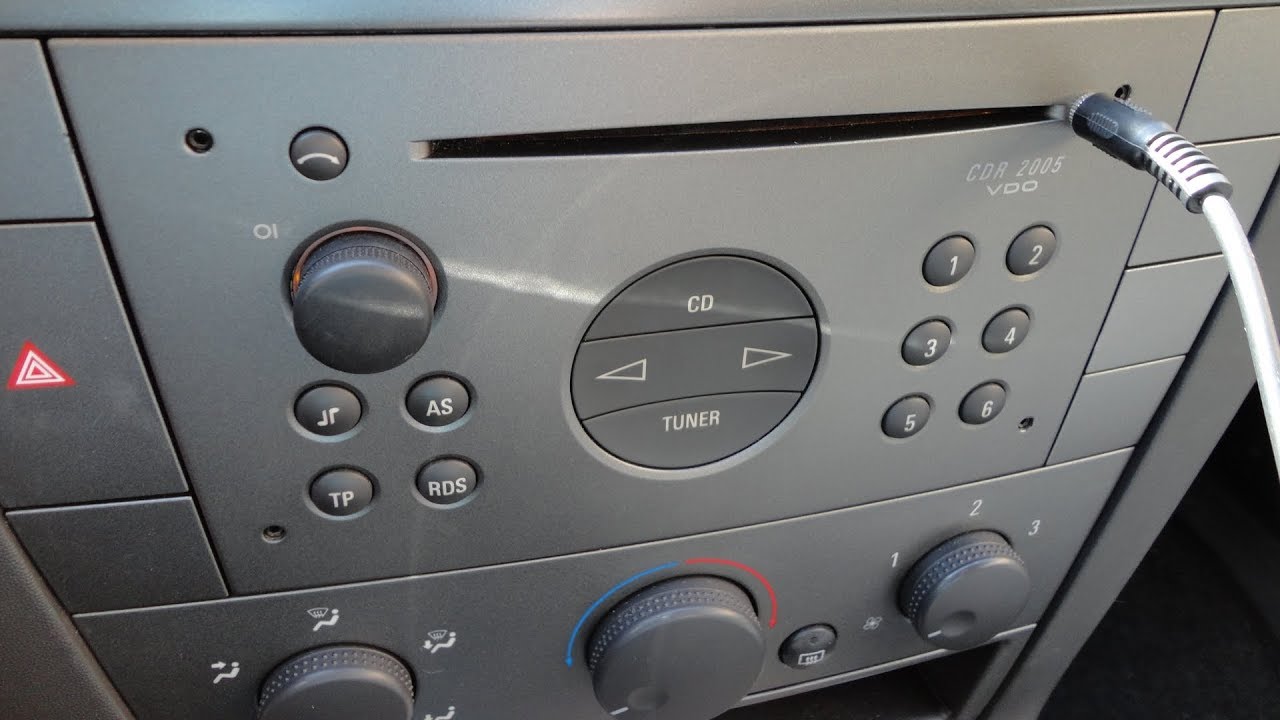AUX in Siemens CDR 2005 VDO (Opel, Vauxhall)