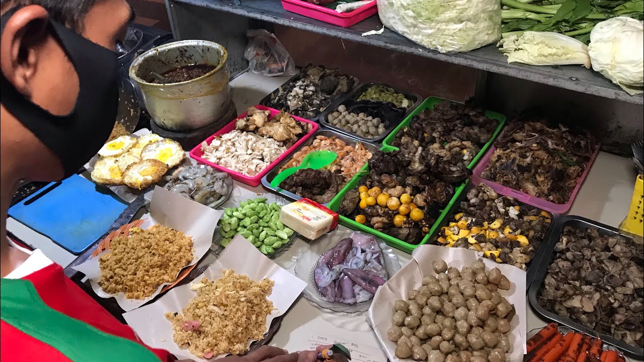 Nasi goreng gerobak pinggir jalan tapi banyak toping! Porsi Jumbo