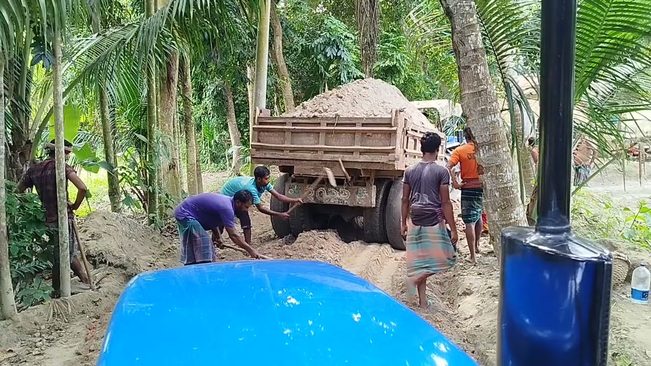 Trapped in Sand! Watch How Hard It Was to Pull the Car Free
