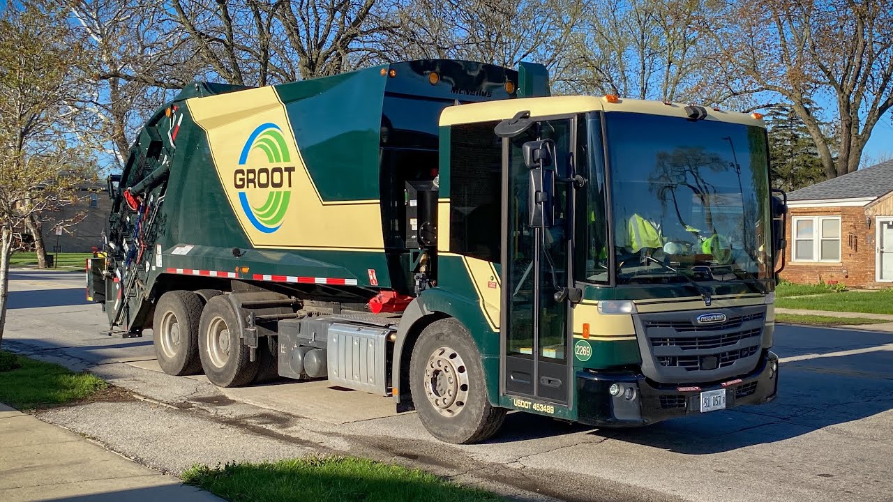 Groot’s New Freightliner Econic McNeilus Rear Loader Crushing Bulk at the Spring Cleanup!