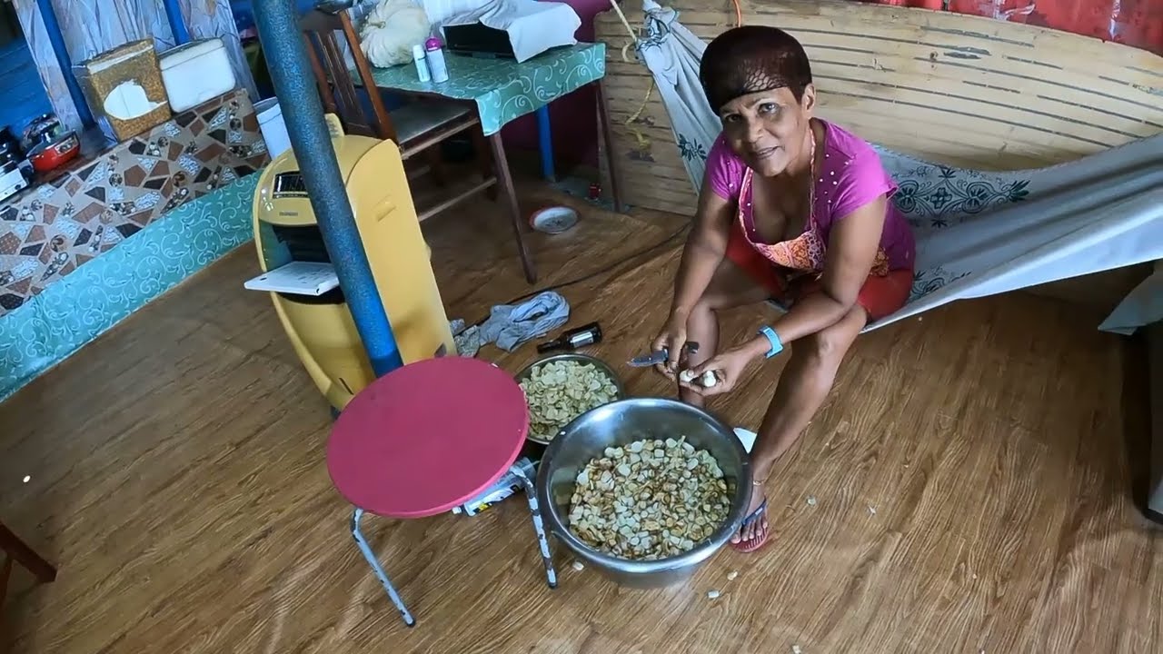 Chicken, rice,calaloo,curry crab ,roti etc ... bu the chula queen.