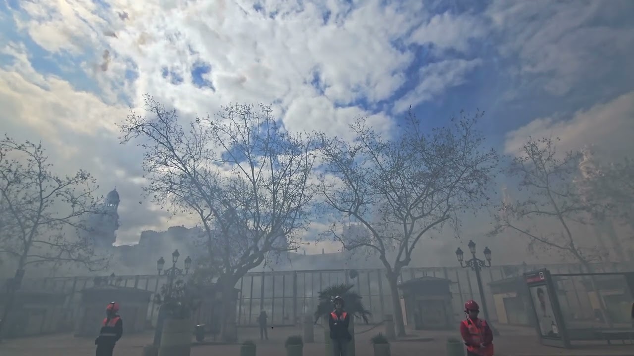 Pirotecnia Alpujarreña con su espectacular martillo de Thor. 9 de marzo del 2025 Fallas mascleta
