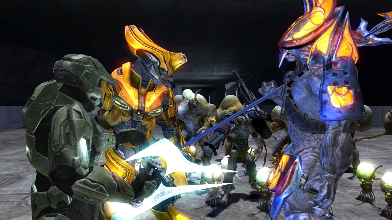 Спартанцы из Halo 3 против Элитов из Halo Reach против Брутов из Halo 2 против Потопа из Halo 1