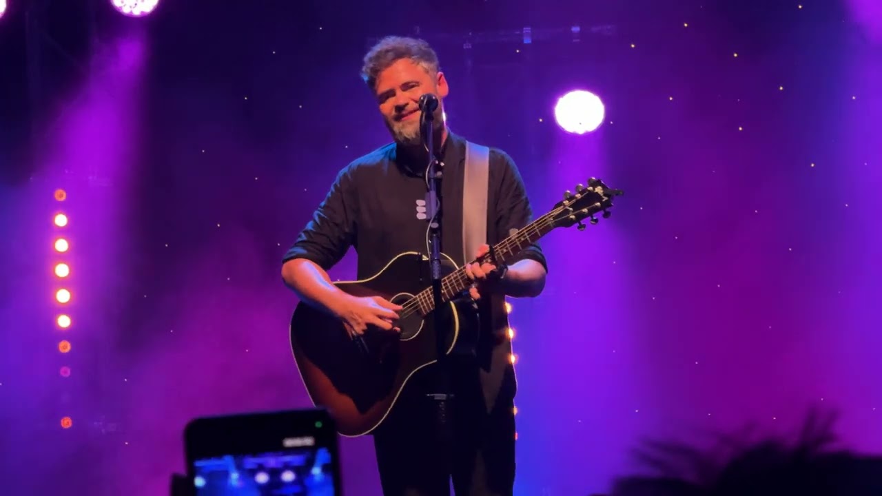 Passenger - Let Her Go - Live in Mumbai (4K HD)