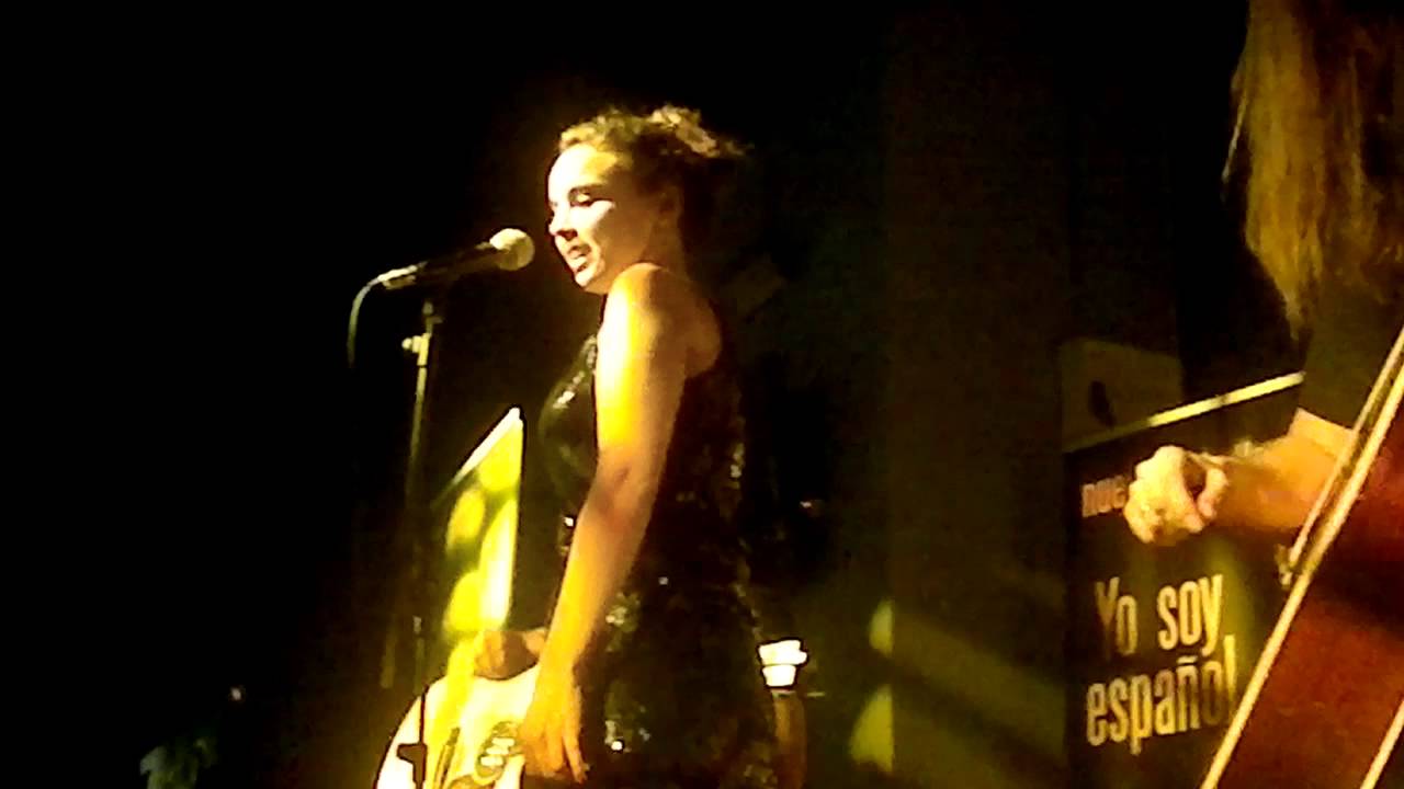 Chenoa - Luego te la firma... (Sevilla)