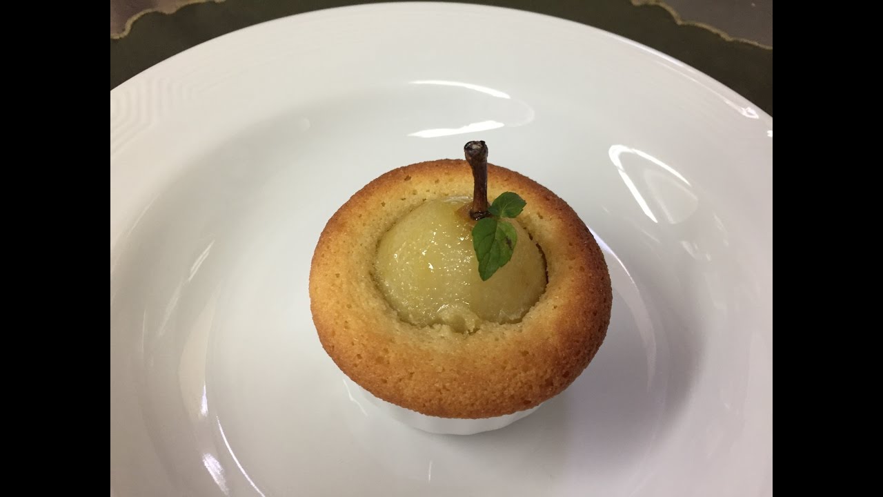 PERA CON FRANGIPANE / PEAR WITH FRANGIPANE
