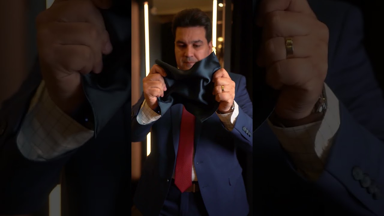 Niebieski garnitur z chłodnej wełny to ponadczasowa elegancja