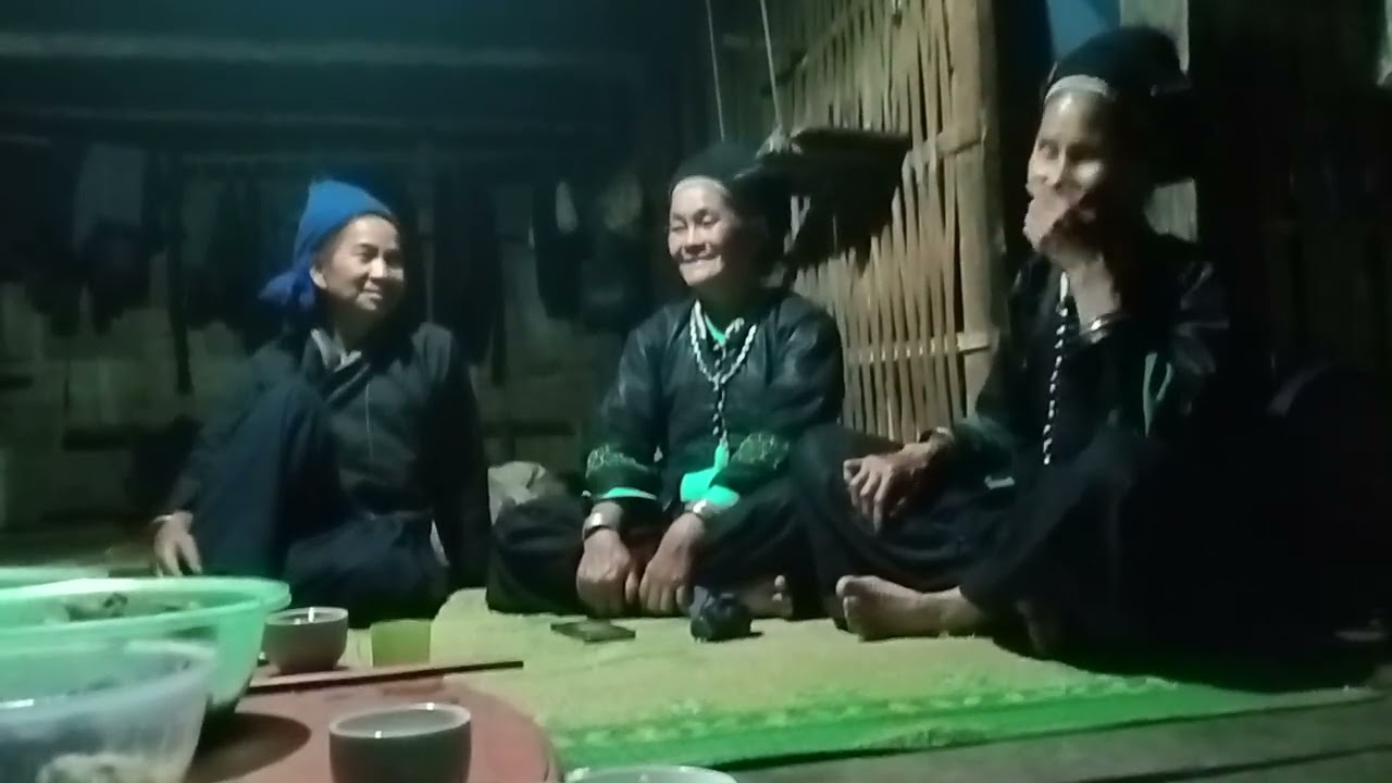 Hát nùng giáo liu đổng ỉnh vàriu coi pờ lý ngài tầư đản