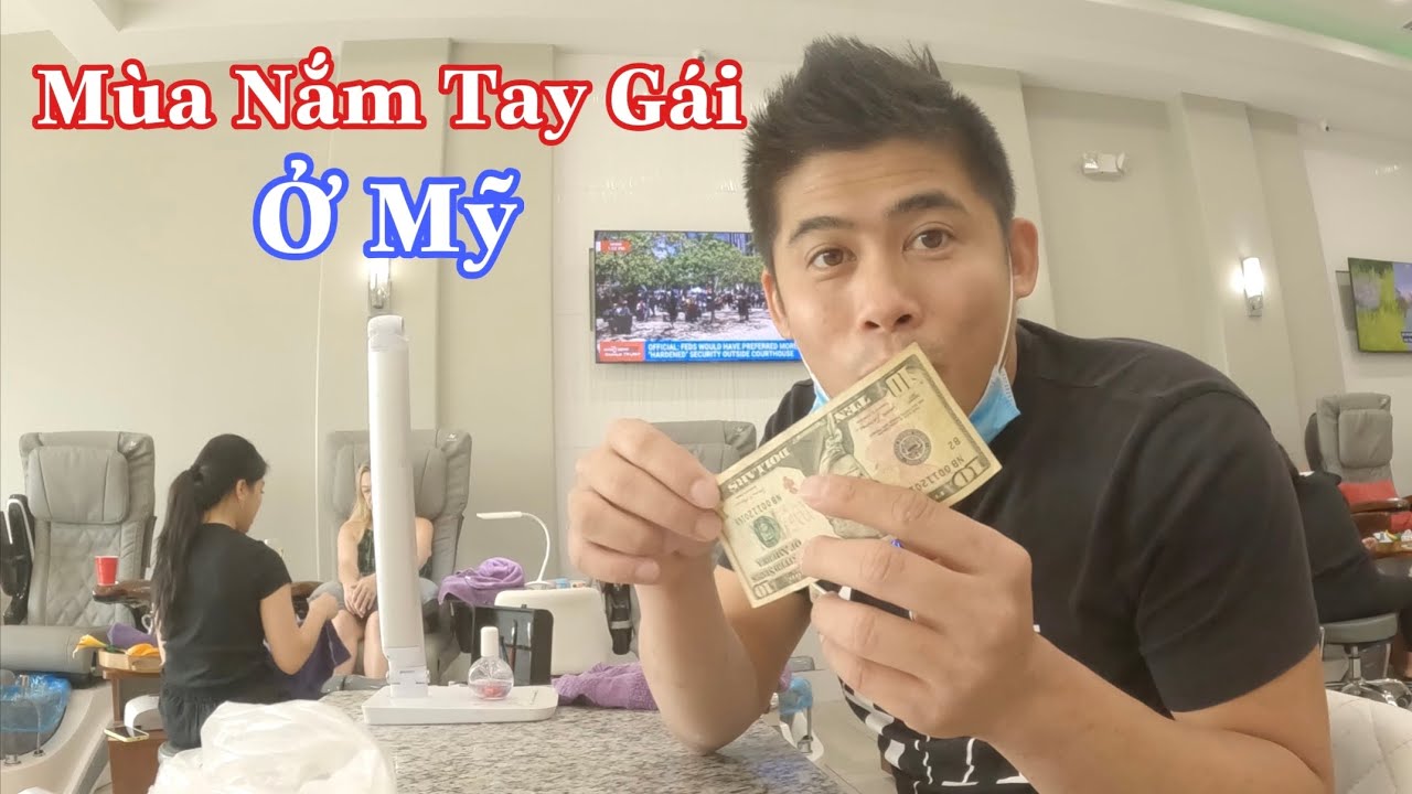 Sáng Xách Giỏ Cơm Đi Làm Chiều Mang Tiền Về Cho Mẹ
