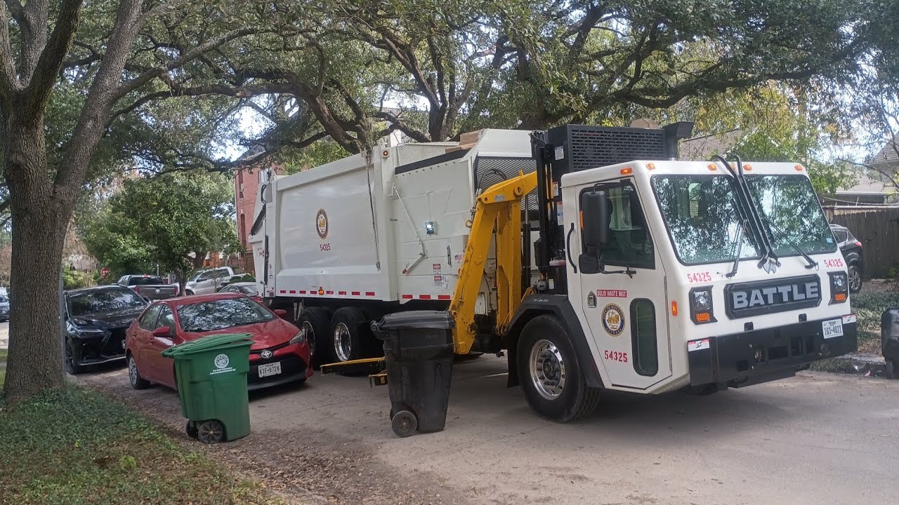 Brand new battle python on recycling 54325