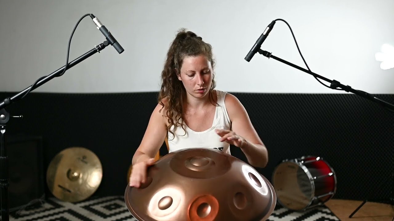 MAG x HUG / Samantha Archer / F#2 Minor 16 II.